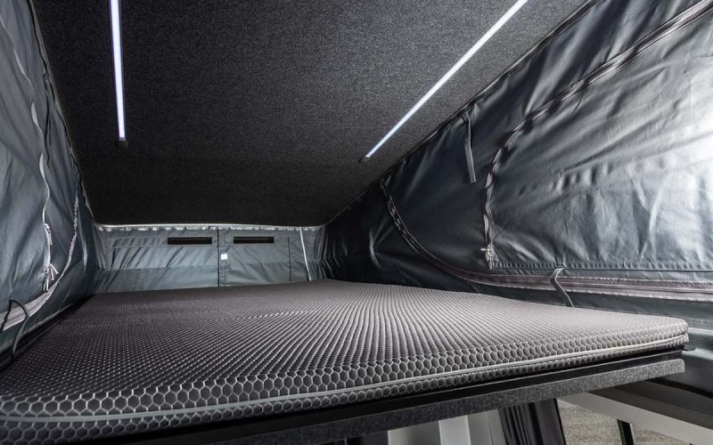 installazione tetto a soffietto su furgoni camperizzati per aumentare spazio interno